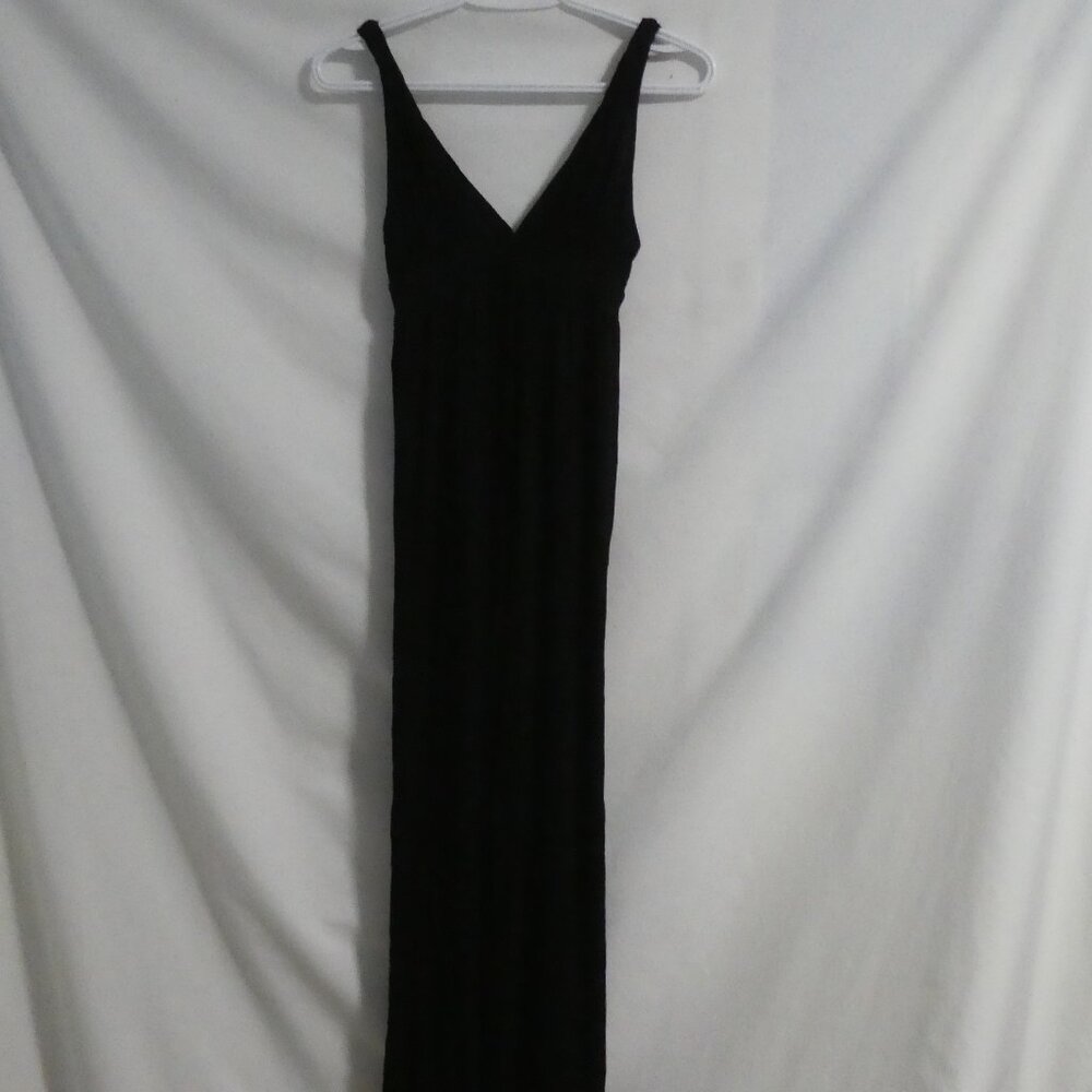 URBAN BEHAVIOR | xs - extra small | Long Black Sleeveless Maxi Dress
